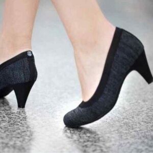 Betabrand Shoes Late To The Gate Heels Pumps Slip On Black Comfort Classic 8.5